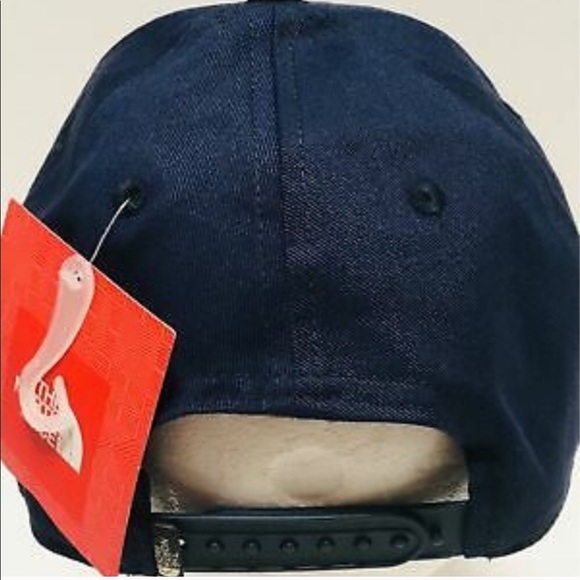 ❤️❤️gorgeous NWT adjustable cap The North Face❤️❤️ - Picture 3 of 4